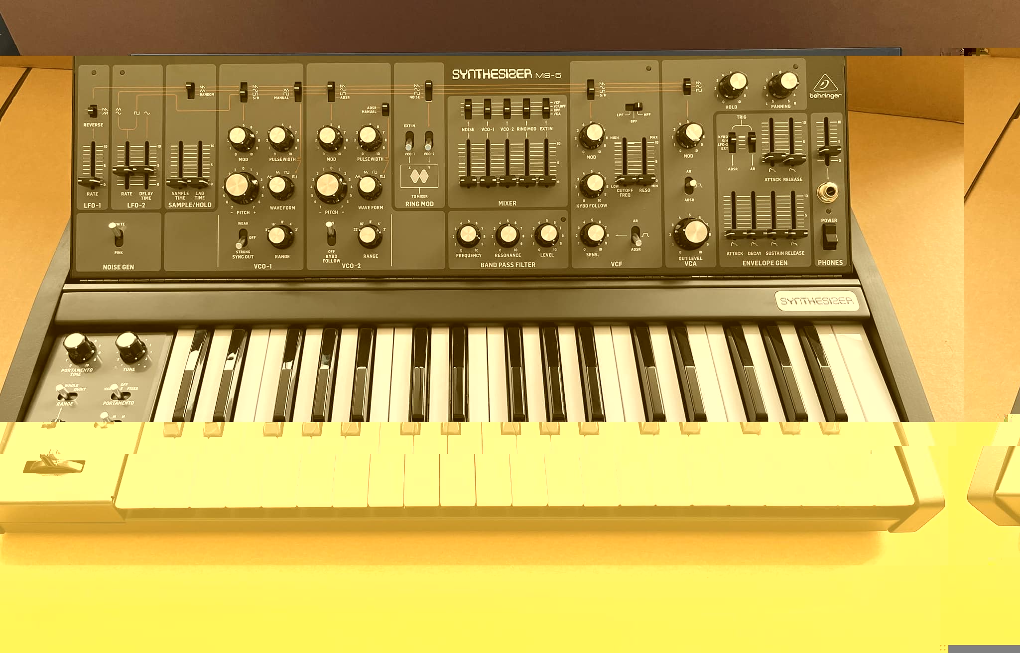 Behringer MS-5.jpg