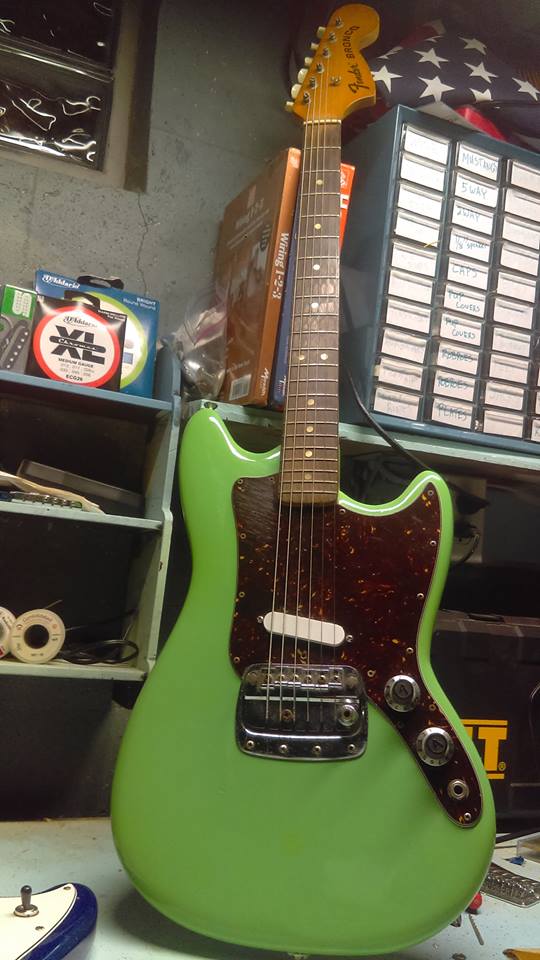 Fender Bronco.jpg